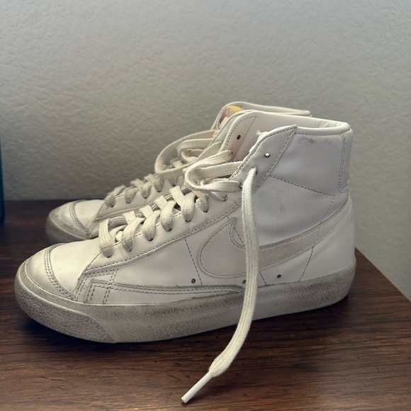 Nike "Blazer Mid '77" W - White / White 6.5 - Picture 8 of 8